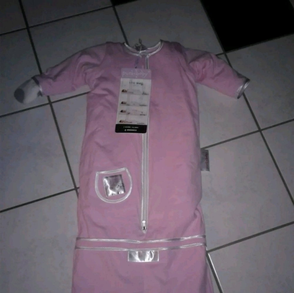 Pink Puck-a-Baby The Bag 4 Seasons NWT with flaws